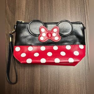 NWOT Minnie Mouse wristlet